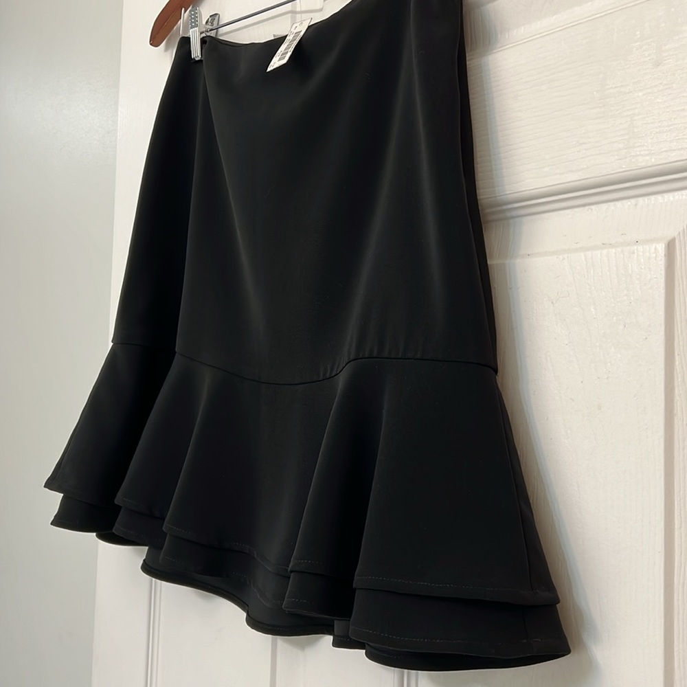 White House Black Market skirt - Picture 3 of 6